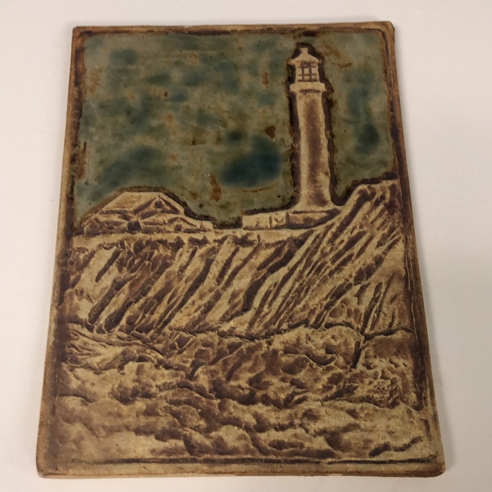 7” x 5” vintage stoneware‎ plaque lighthouse on rock shore scene